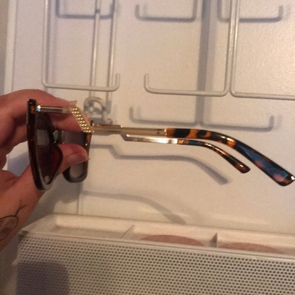 Turtle shell sunglasses - Picture 2 of 2